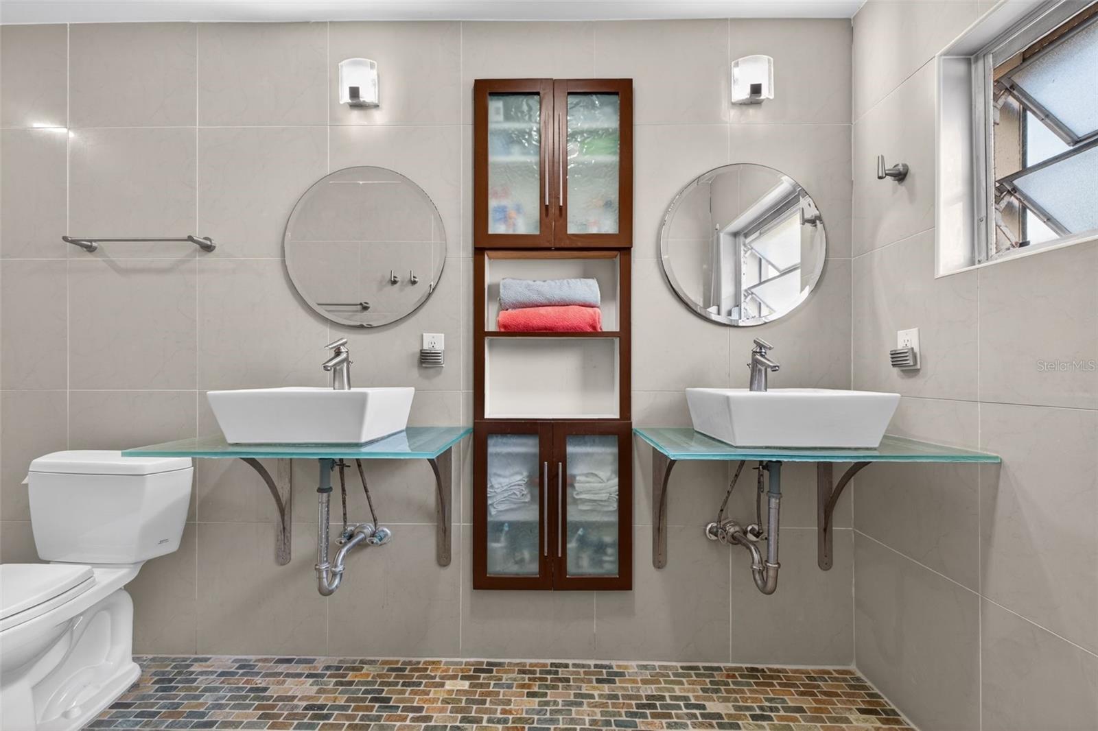 Image 11 of 42 For 4380 44th Street S