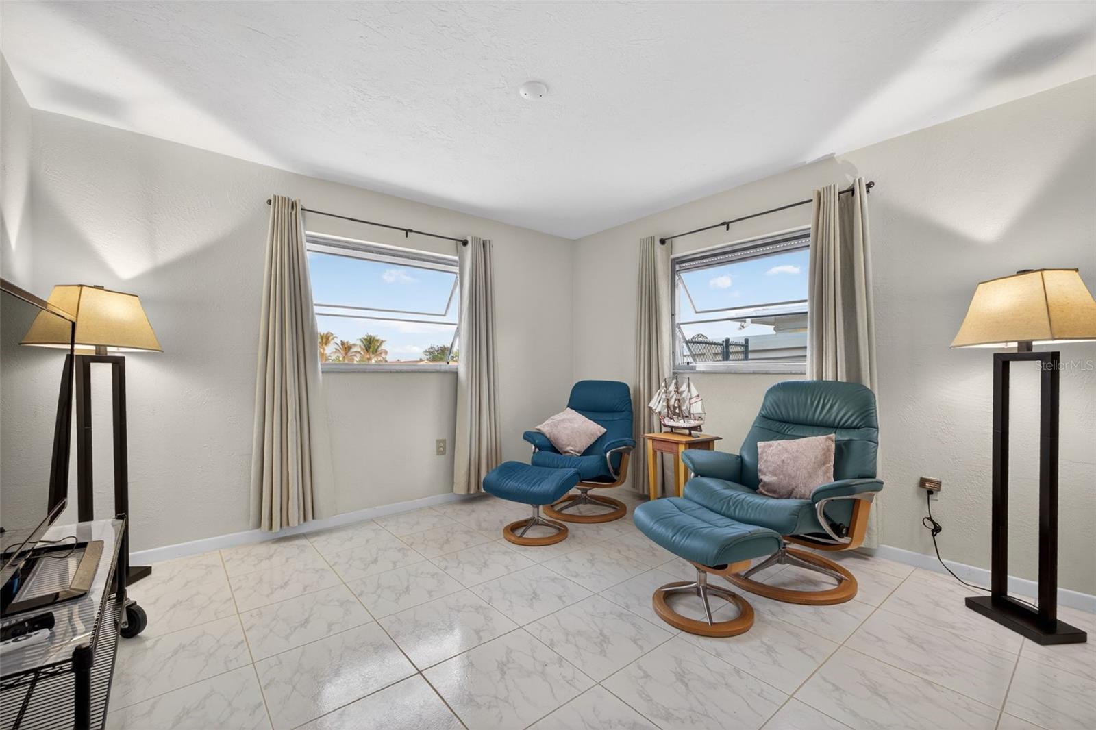 Image 19 of 42 For 4380 44th Street S