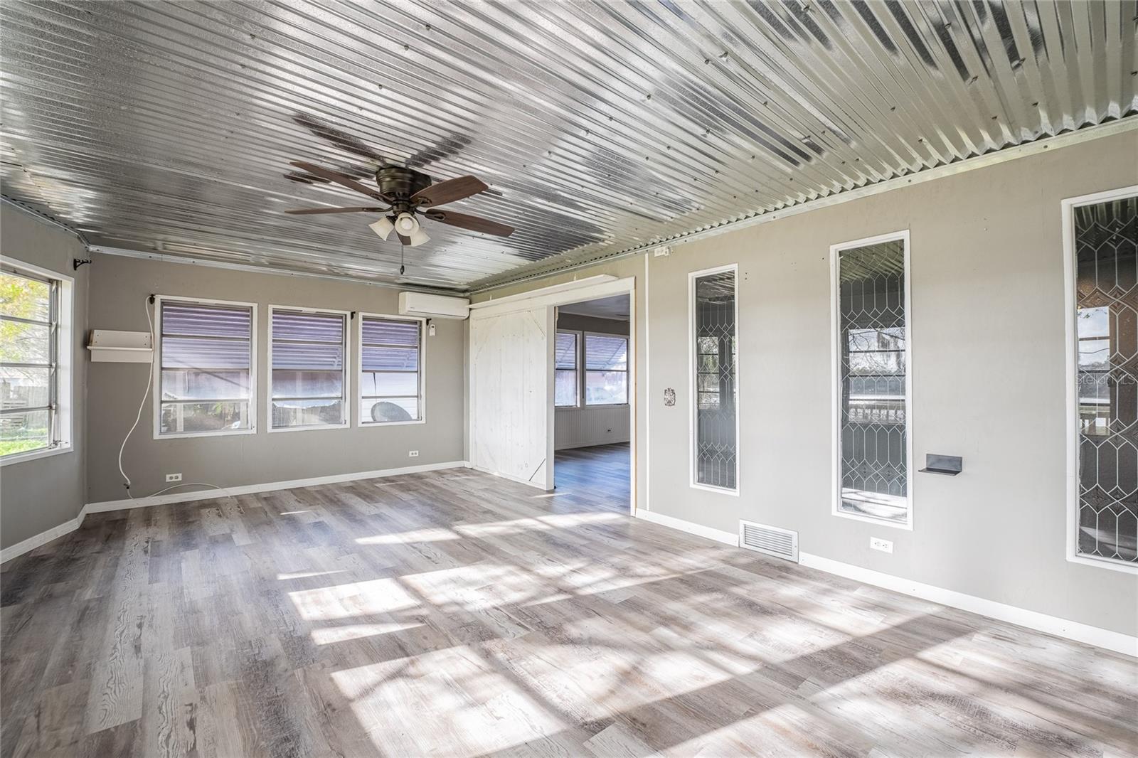 Image 15 of 36 For 1154 Country Club Lane