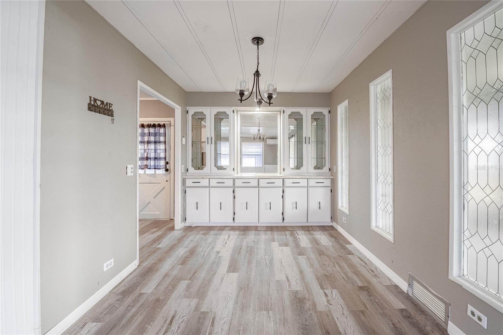 Image 19 of 36 For 1154 Country Club Lane