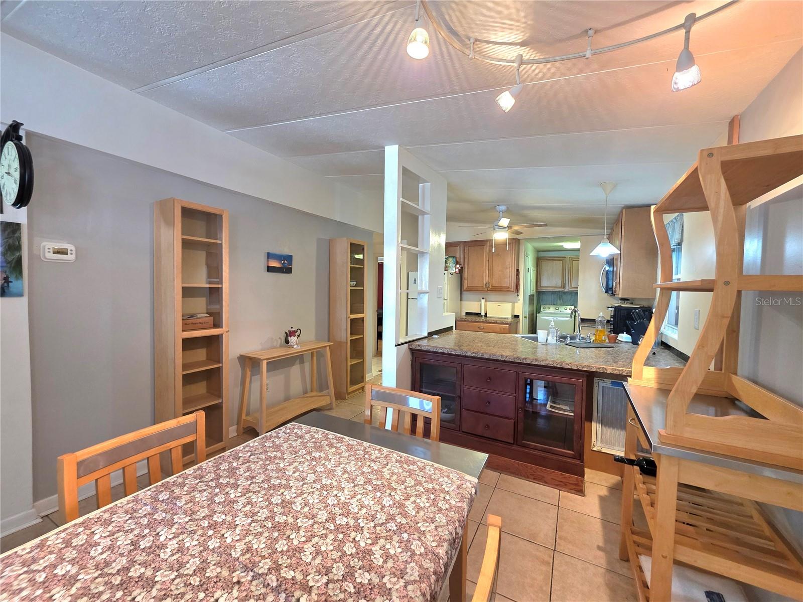 Image 16 of 68 For 37408 Marta Avenue