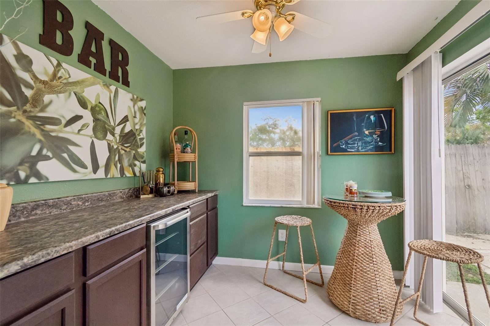 Image 11 of 26 For 541 5th Street Se