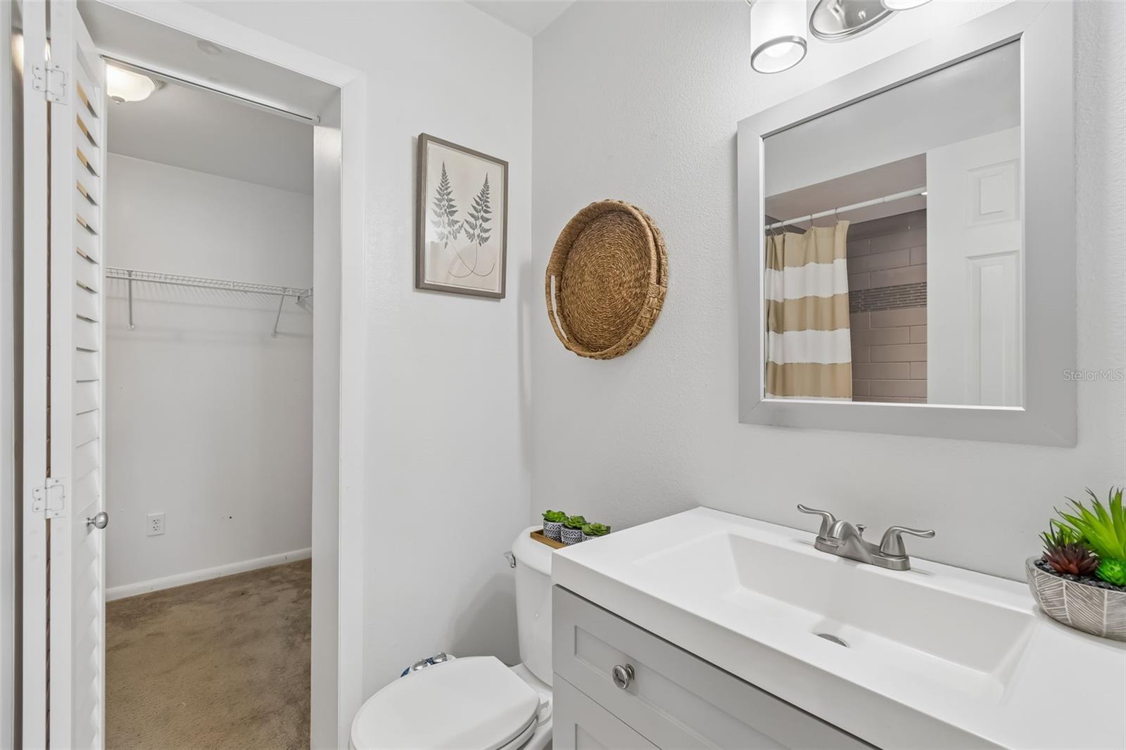 Image 16 of 26 For 541 5th Street Se