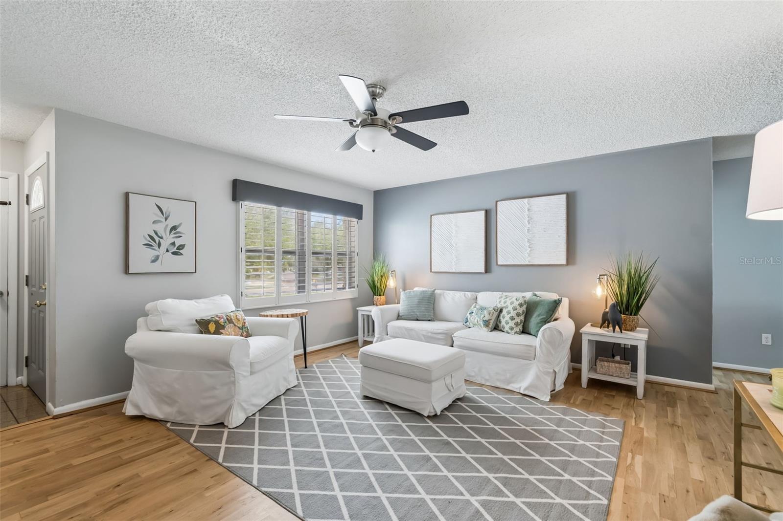 Image 3 of 26 For 541 5th Street Se