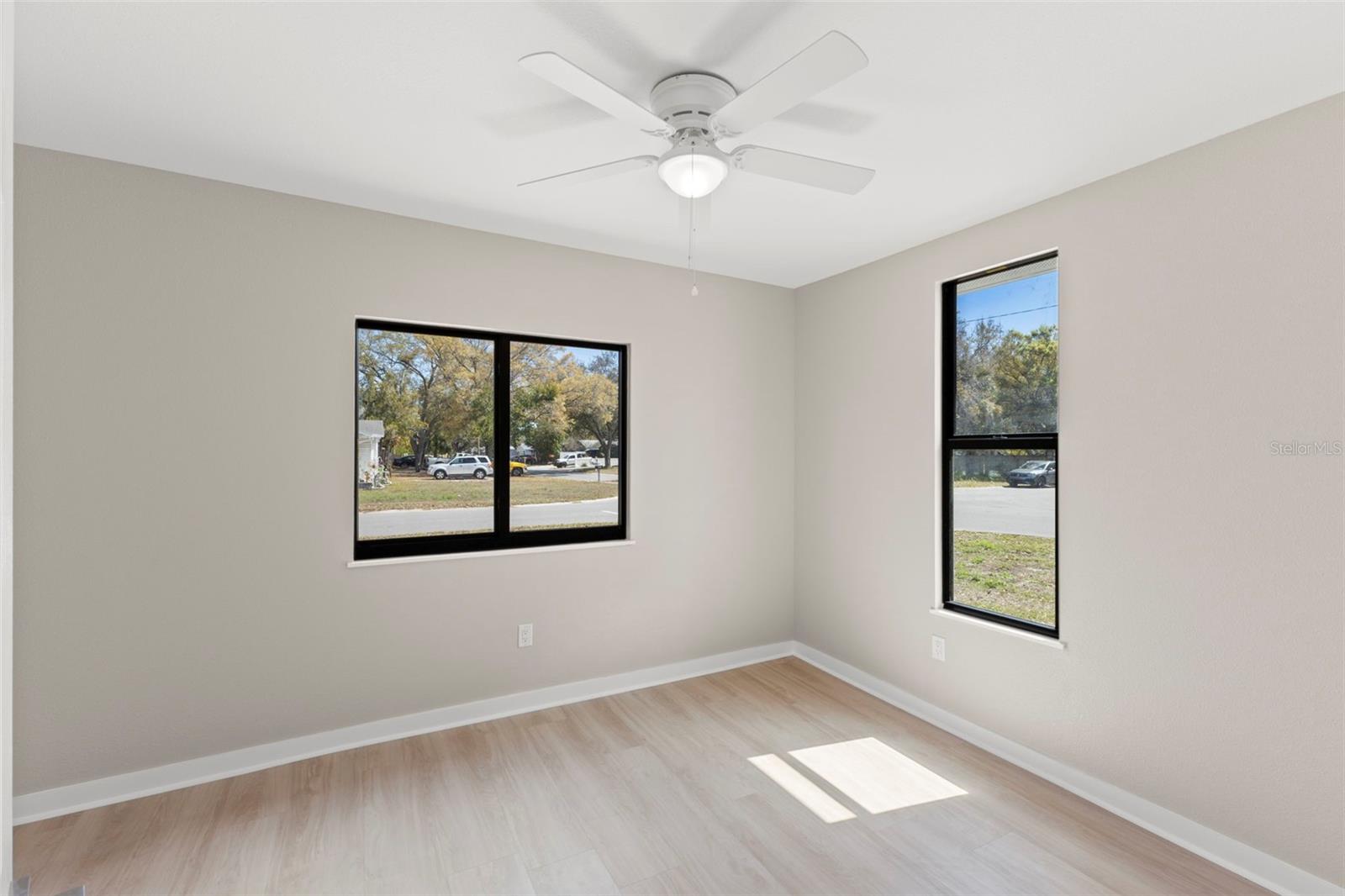 Image 14 of 33 For 3901 45th Avenue N