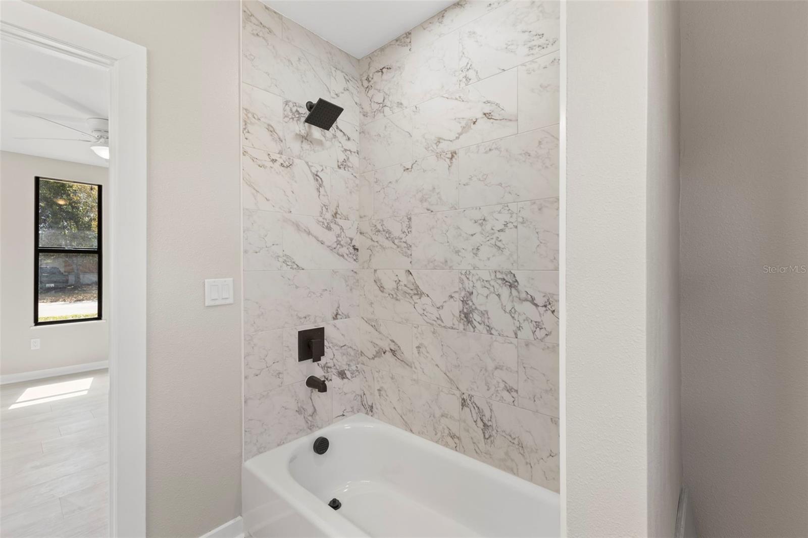 Image 19 of 33 For 3901 45th Avenue N