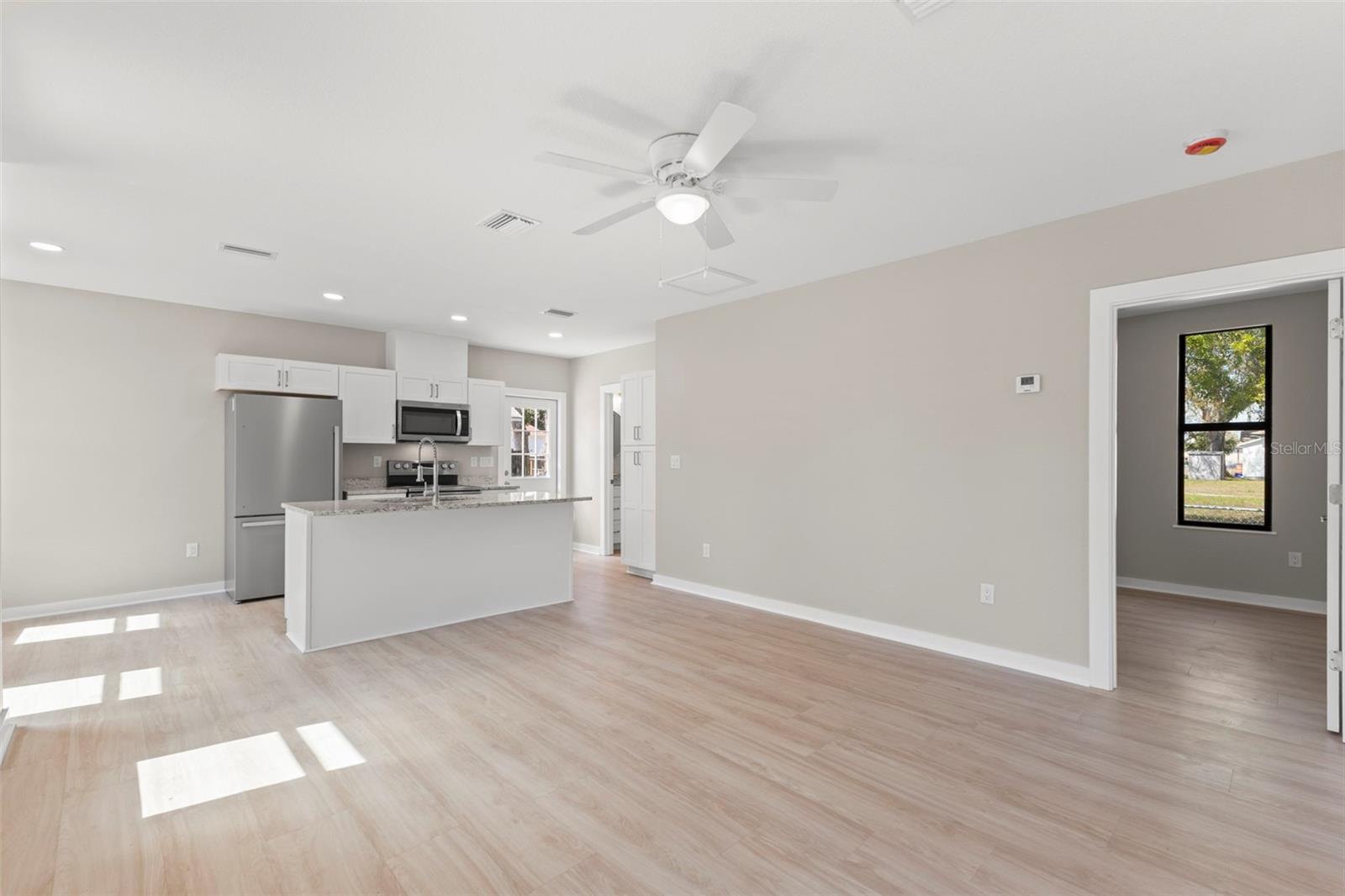 Image 2 of 33 For 3901 45th Avenue N