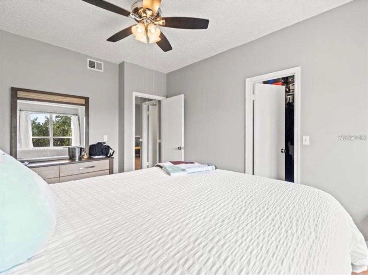 Image 11 of 19 For 4115 Chatham Oak Court 222