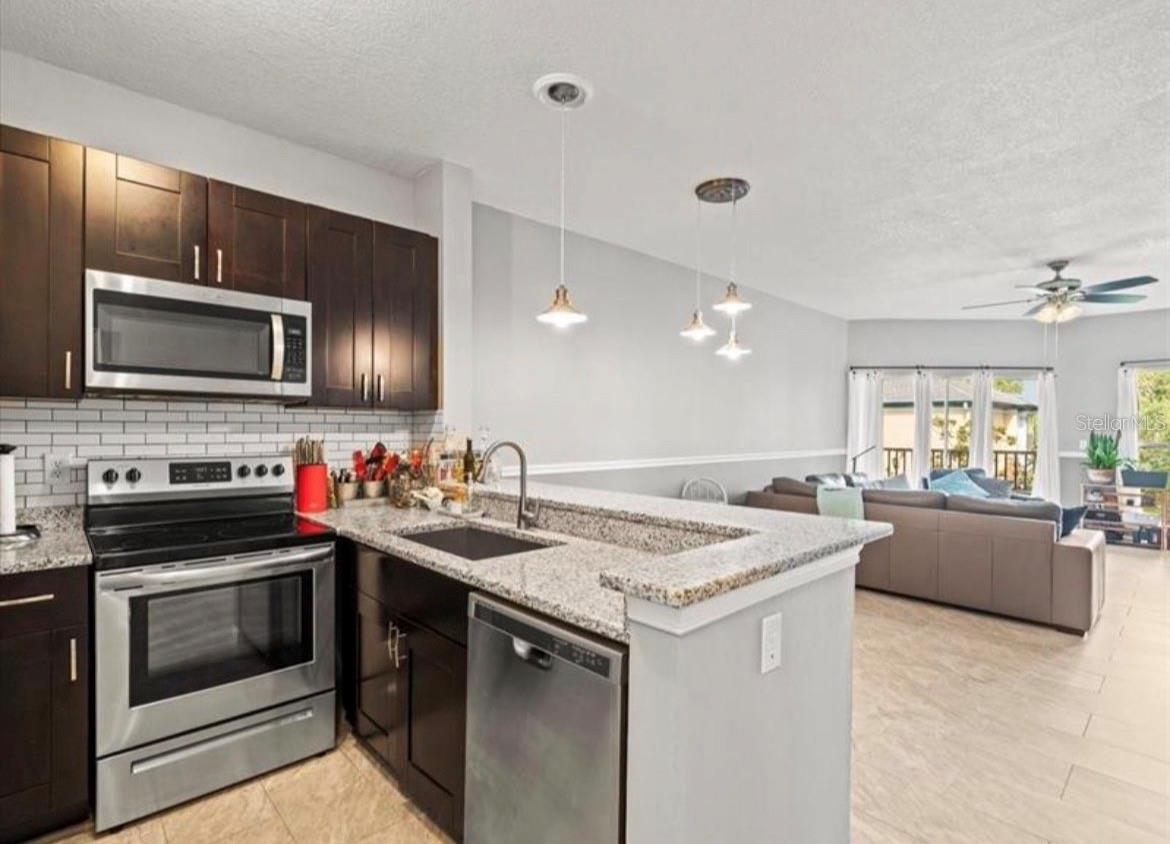 Image 3 of 19 For 4115 Chatham Oak Court 222