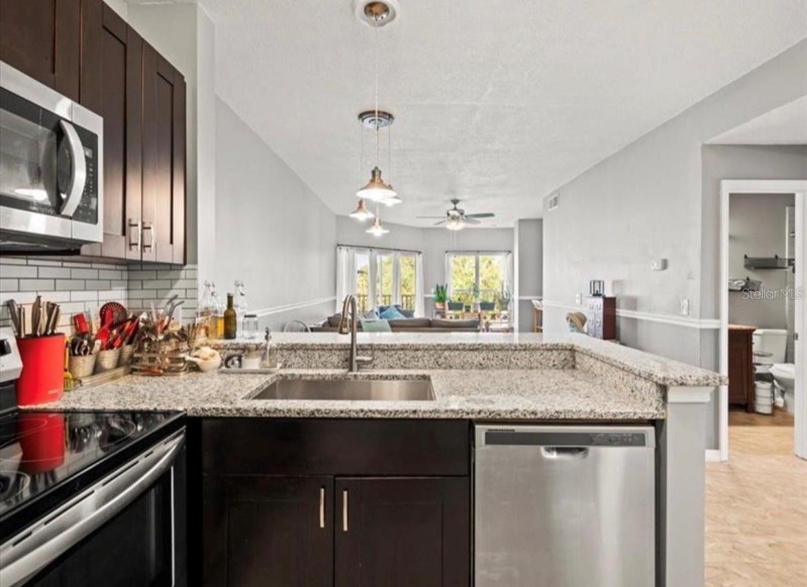 Image 5 of 19 For 4115 Chatham Oak Court 222