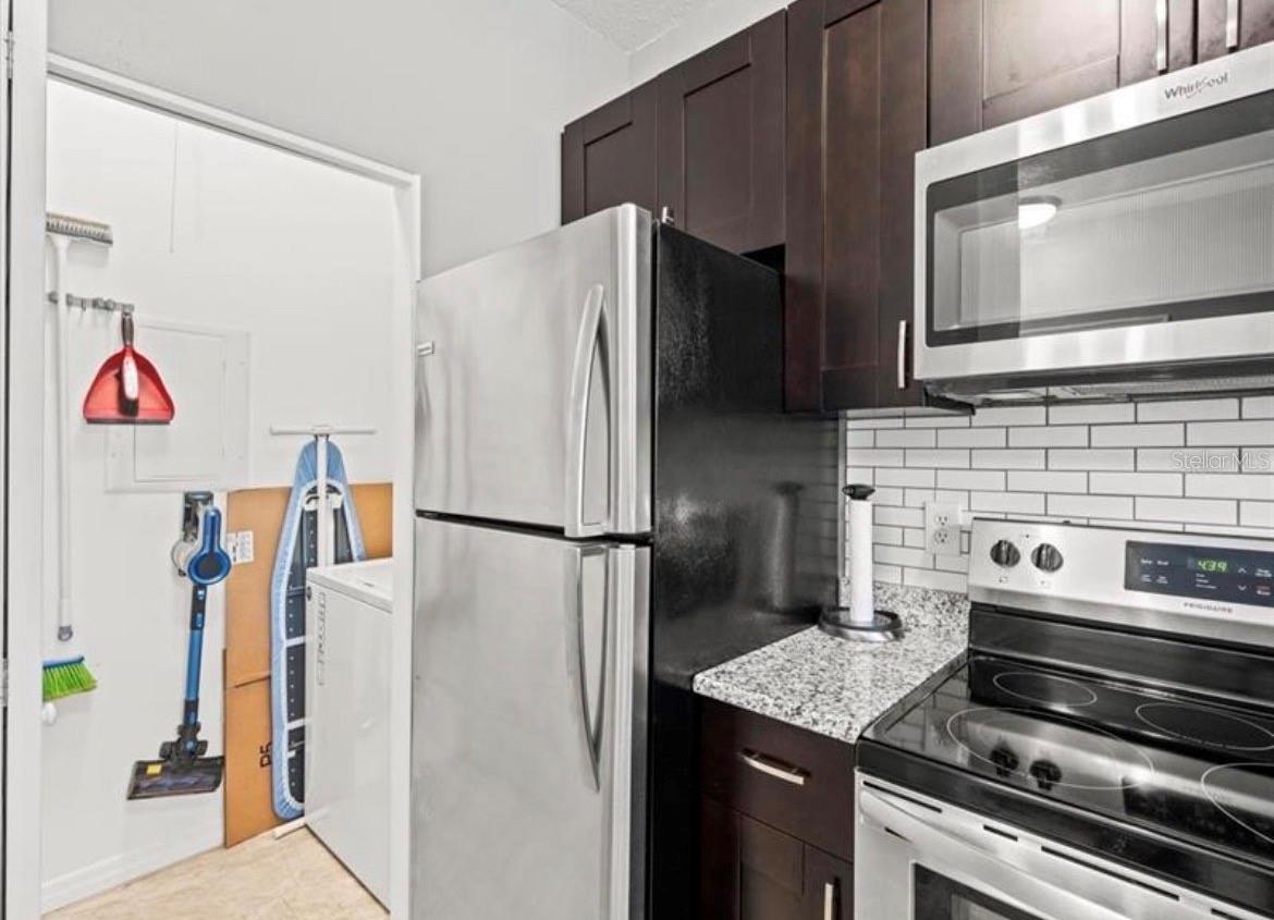 Image 6 of 19 For 4115 Chatham Oak Court 222