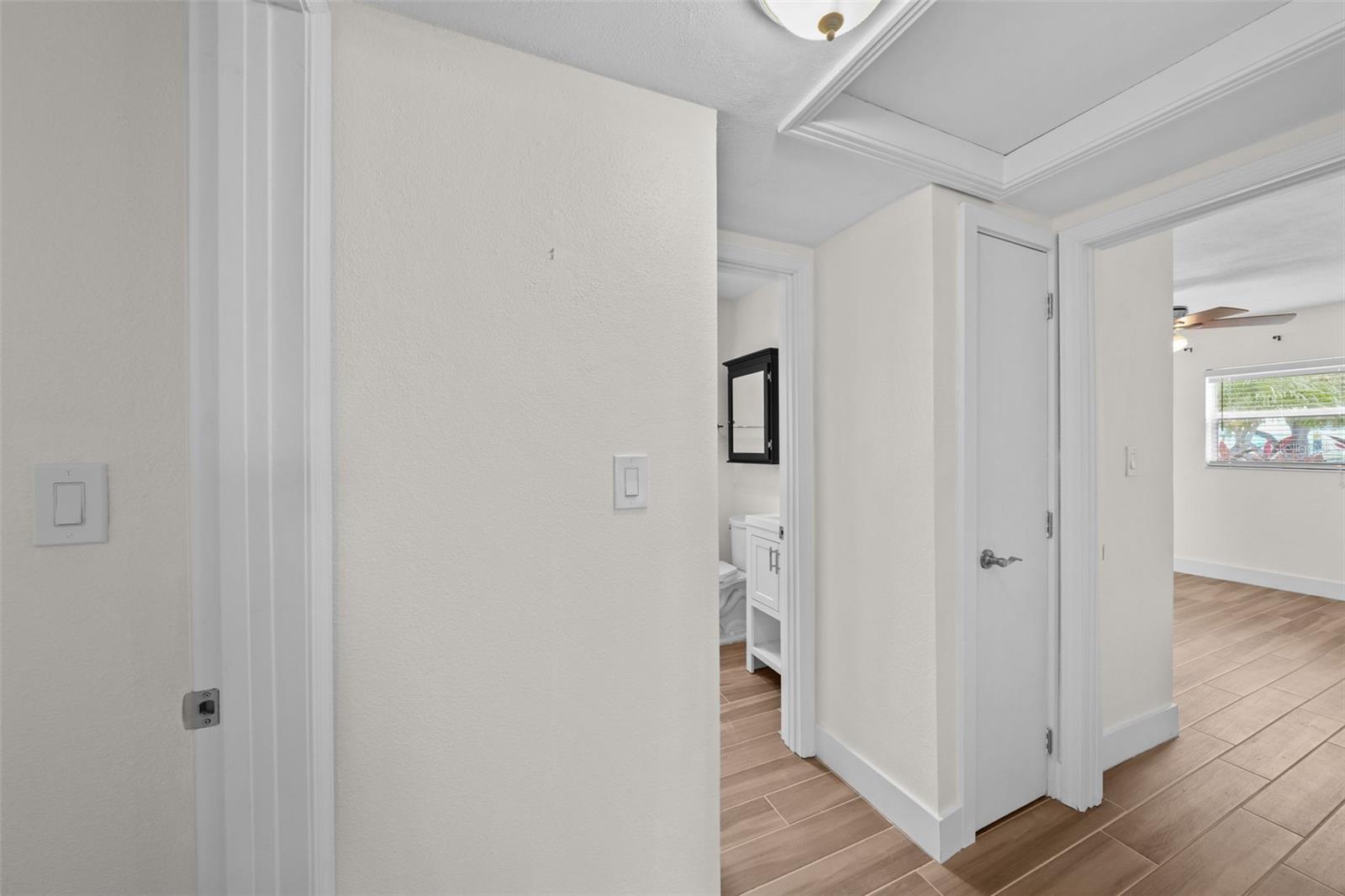 Listing photo id 10 for 318 Como Street