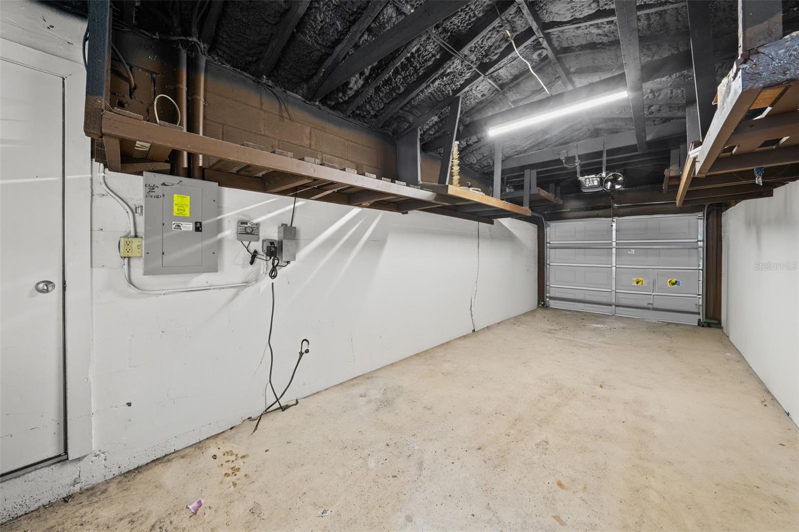 Listing photo id 29 for 318 Como Street