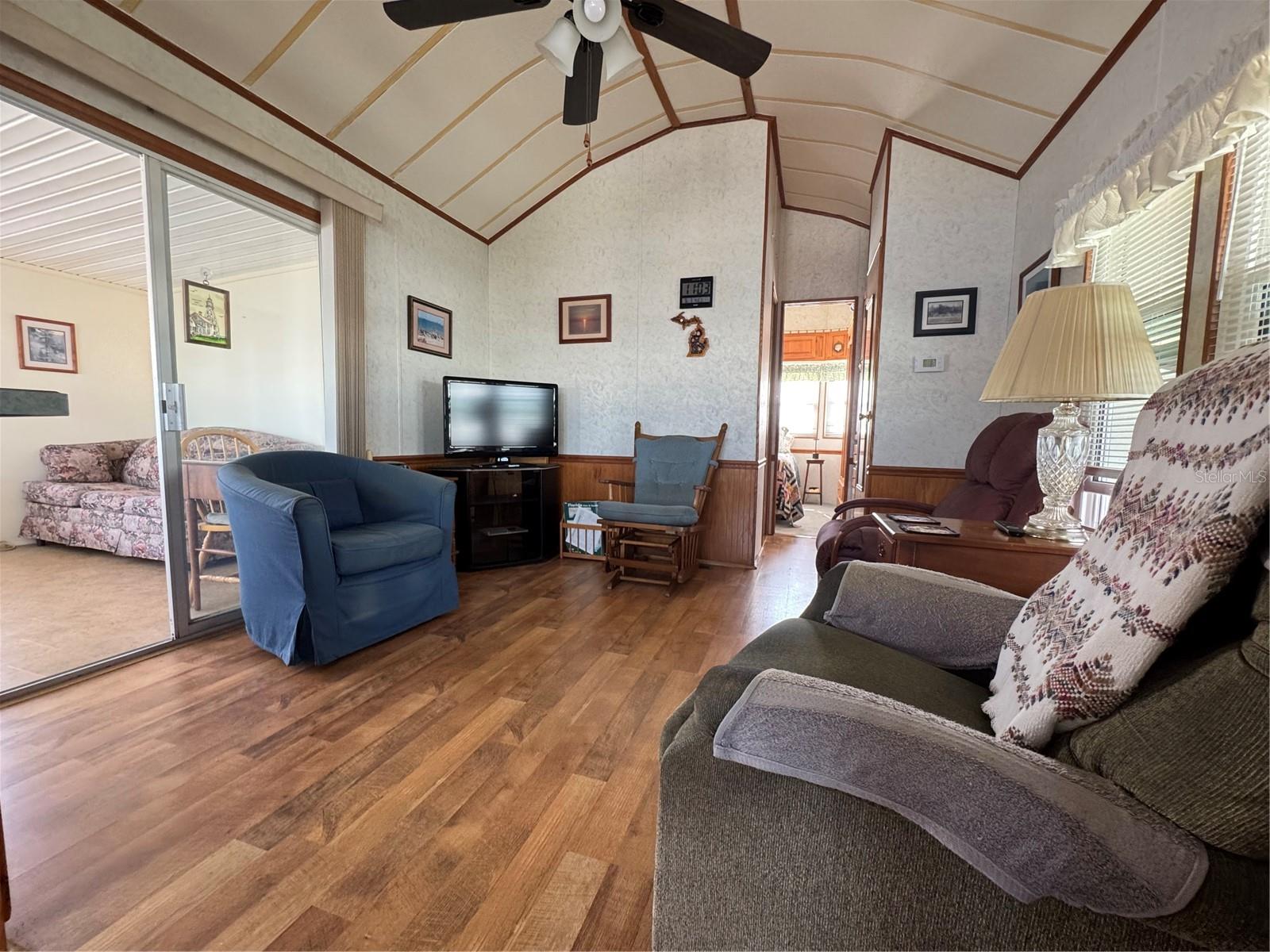 Image 12 of 22 For 35238 Dodie Drive 09