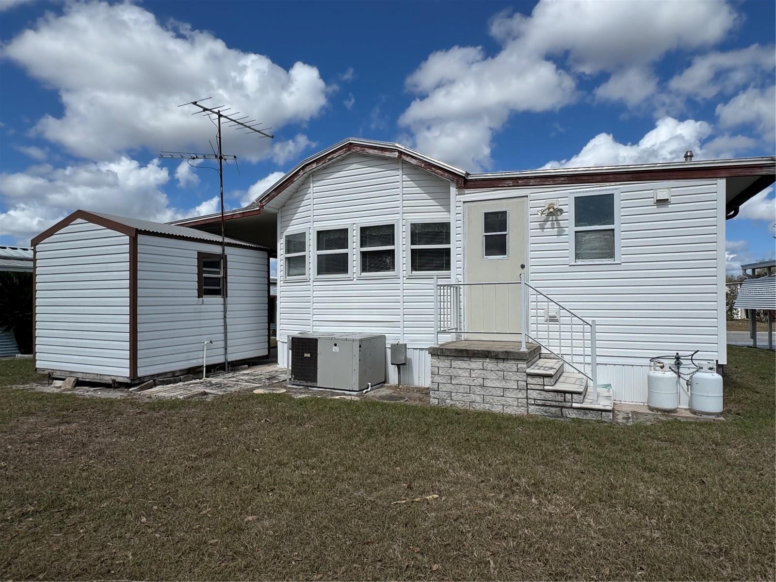 Image 3 of 22 For 35238 Dodie Drive 09