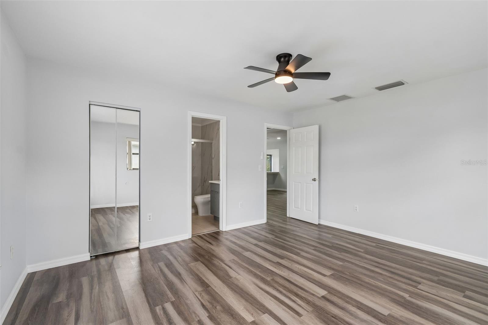 Image 13 of 29 For 1023 Deer Run