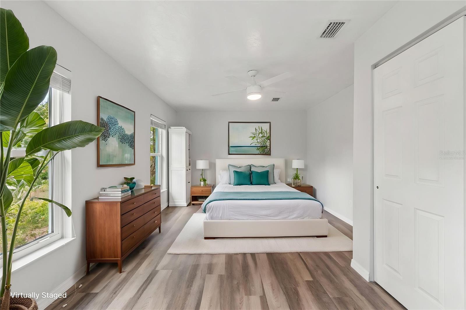 Image 17 of 29 For 1023 Deer Run