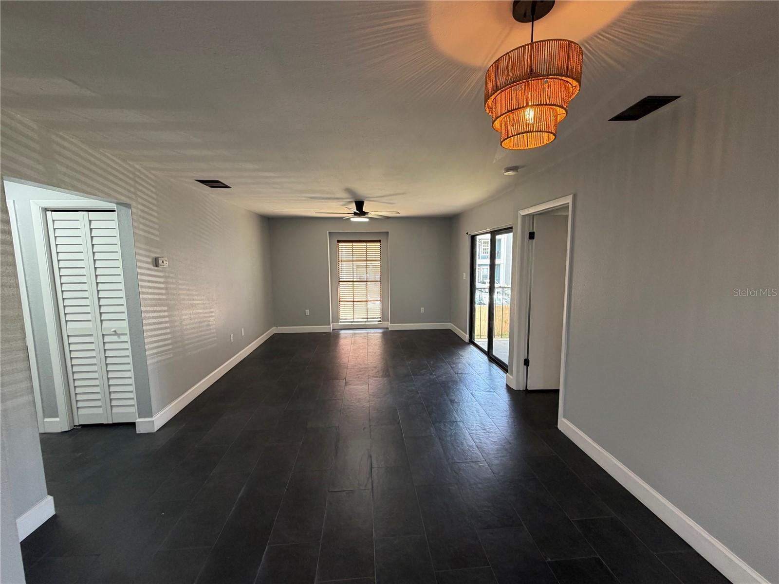 Image 11 of 34 For 4015 Ashford Green Place D201