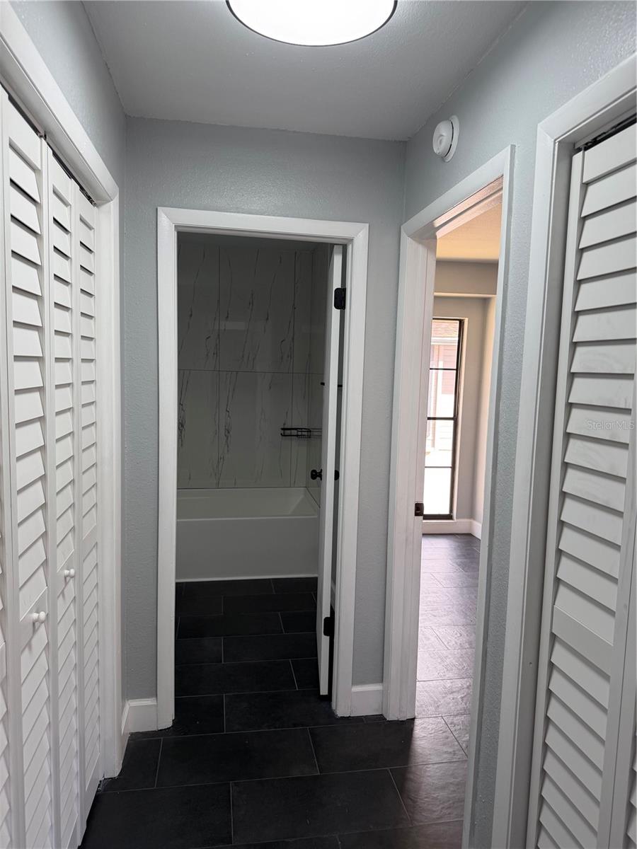 Image 20 of 34 For 4015 Ashford Green Place D201