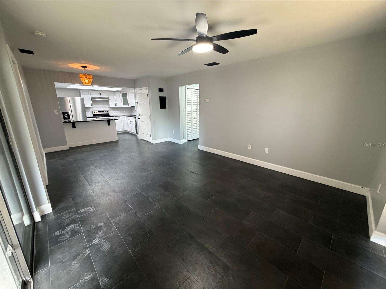 Image 25 of 34 For 4015 Ashford Green Place D201