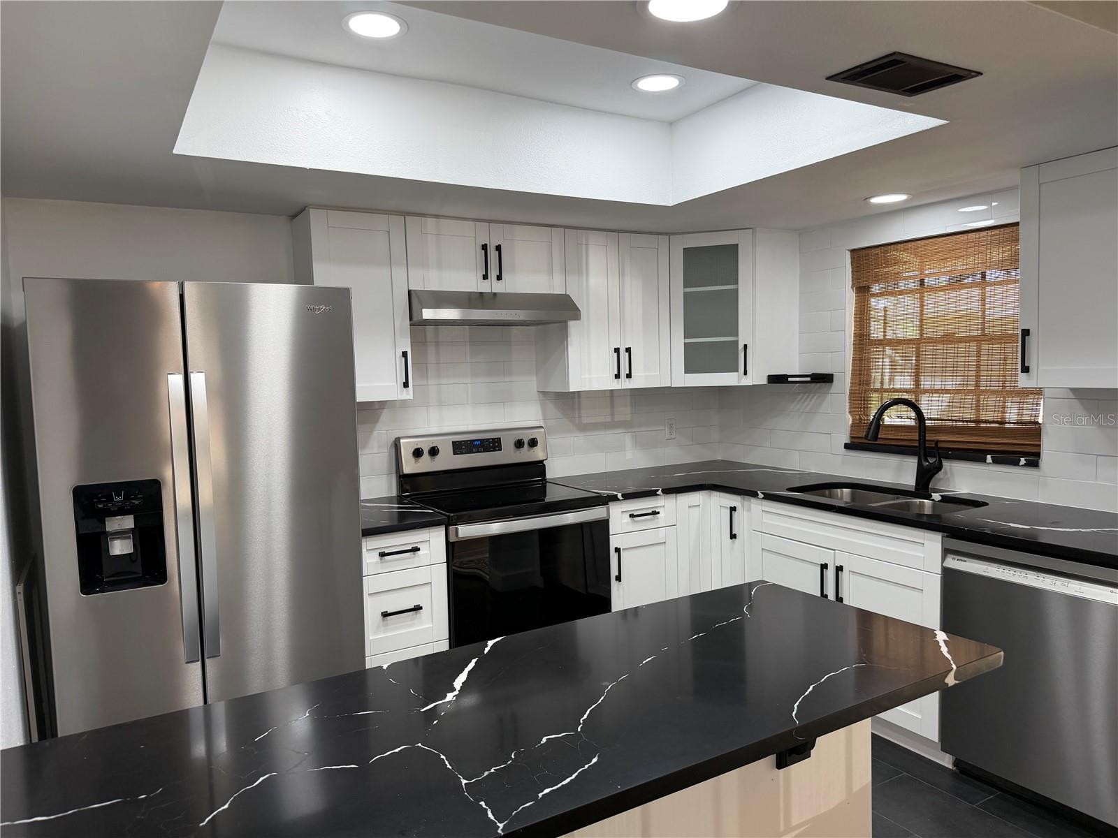 Image 3 of 34 For 4015 Ashford Green Place D201