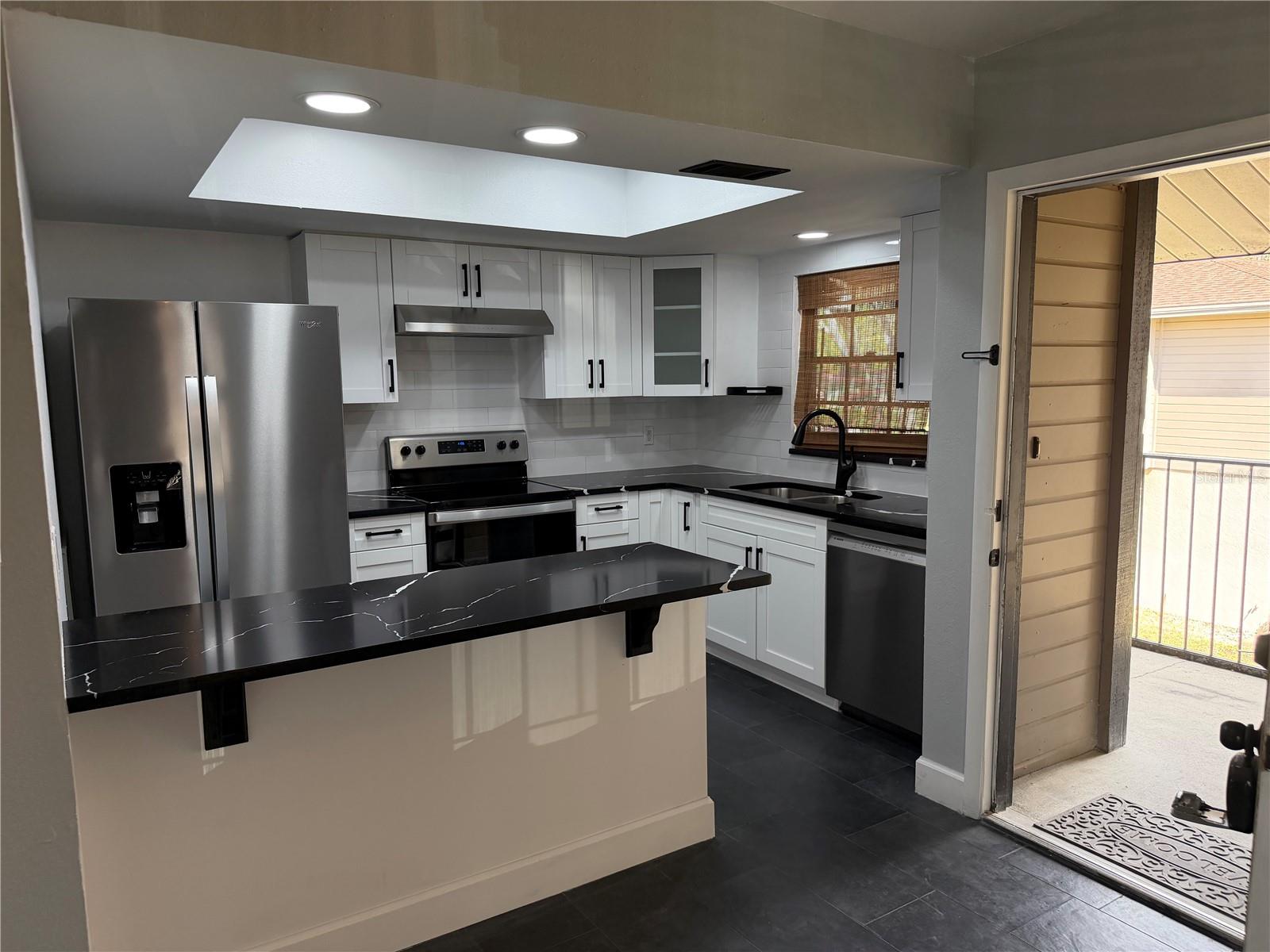 Image 4 of 34 For 4015 Ashford Green Place D201