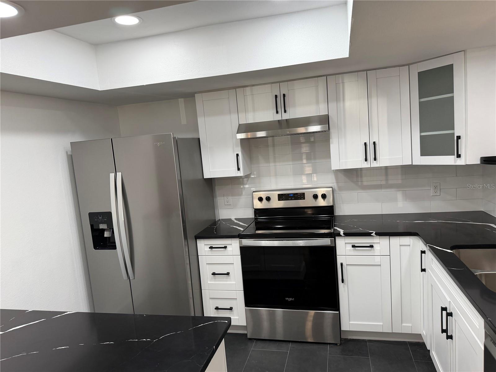 Image 7 of 34 For 4015 Ashford Green Place D201