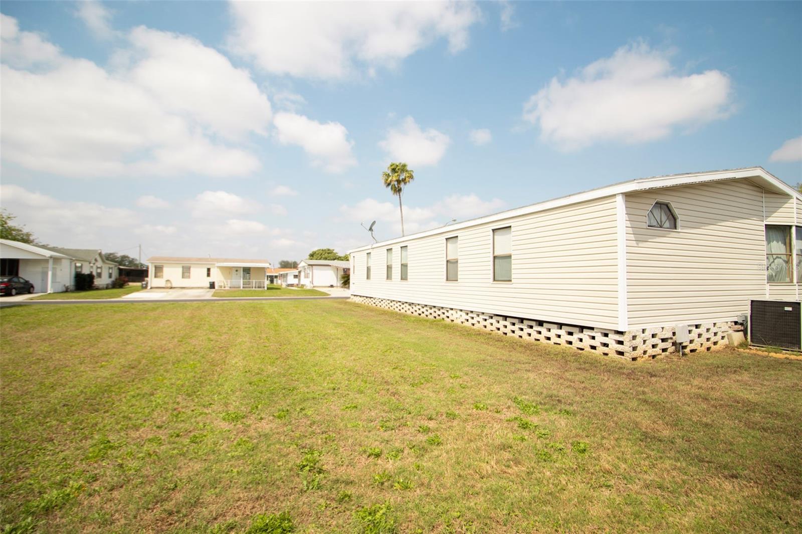 Listing photo id 9 for 3024 Briar Street