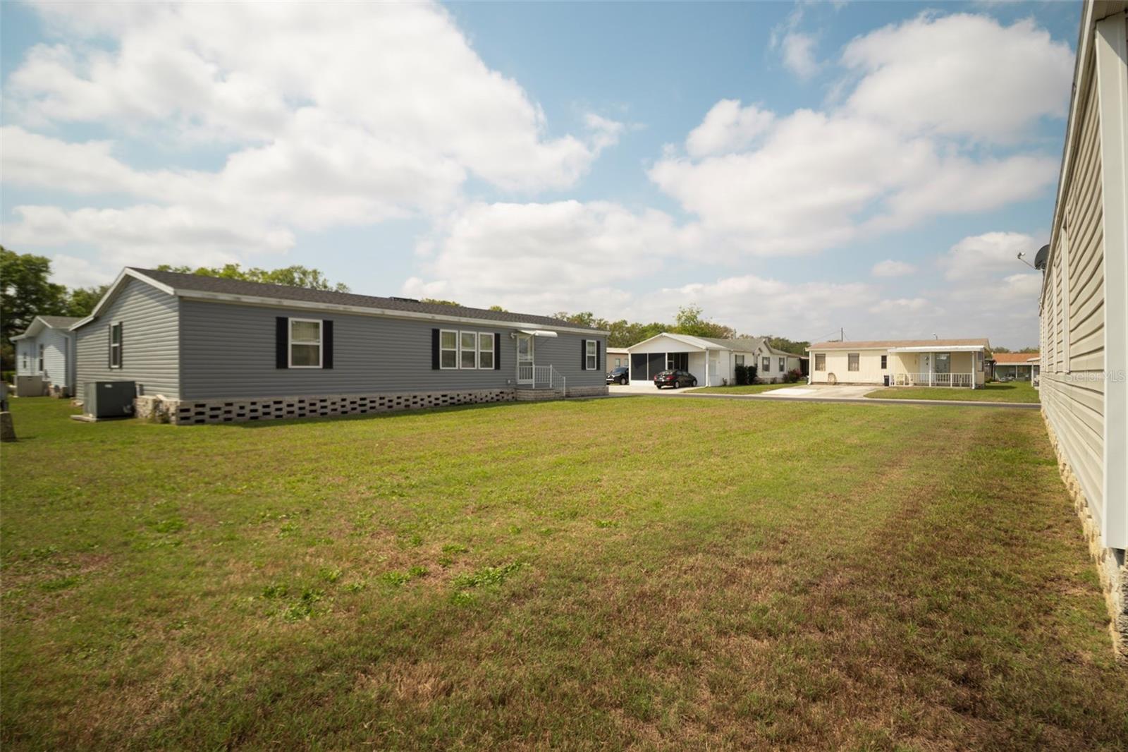 Listing photo id 10 for 3024 Briar Street