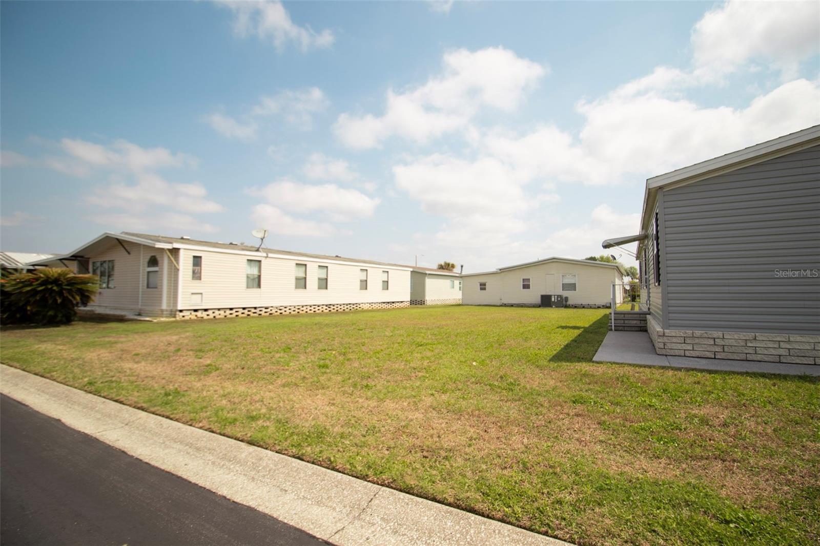 Listing photo id 3 for 3024 Briar Street