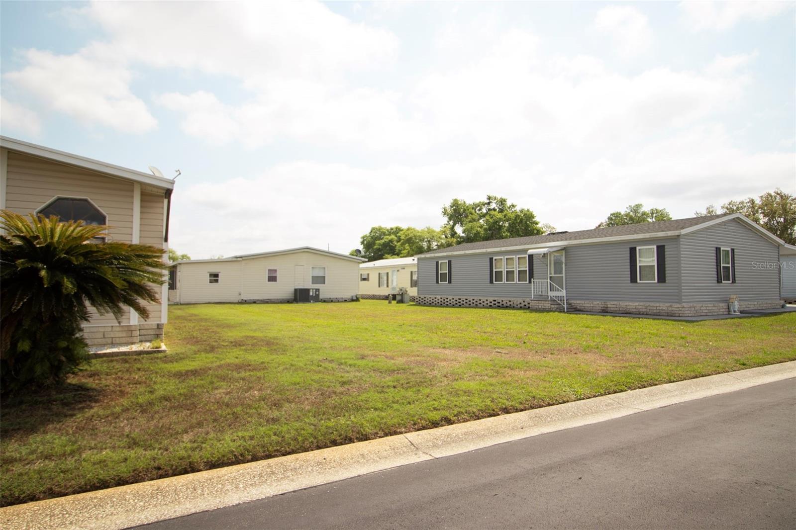 Listing photo id 6 for 3024 Briar Street