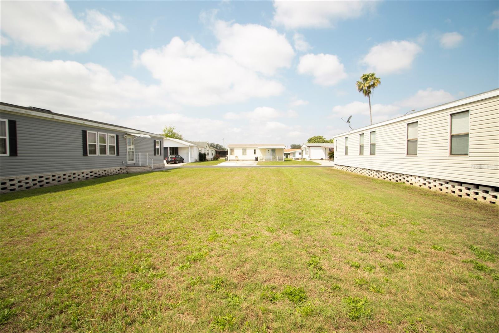 Listing photo id 7 for 3024 Briar Street