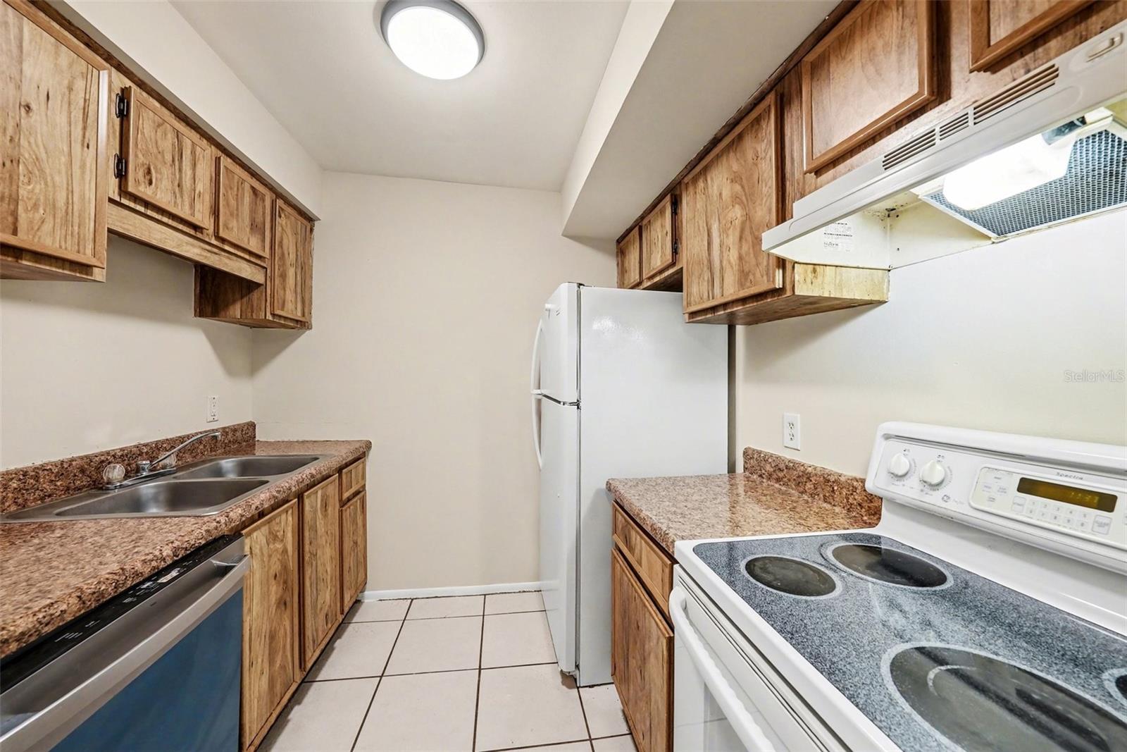 Image 12 of 30 For 14319 Hanging Moss Circle 101