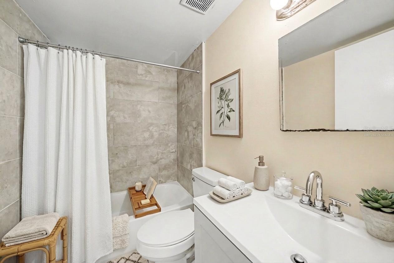 Image 18 of 30 For 14319 Hanging Moss Circle 101