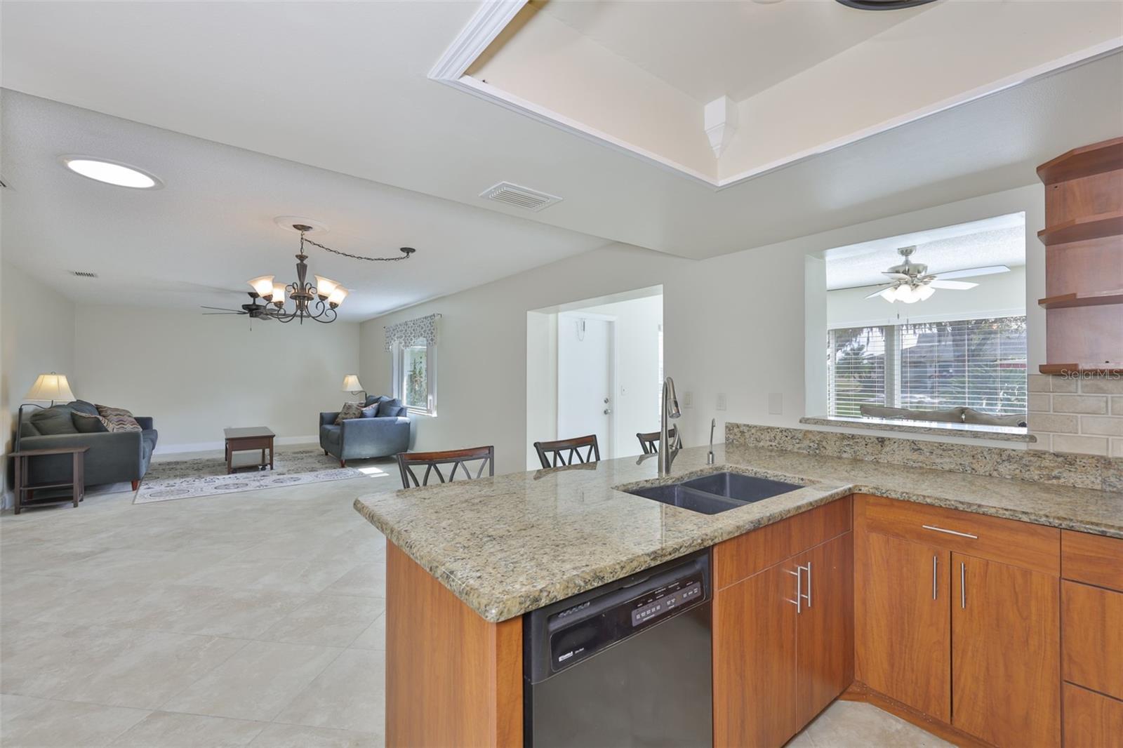 Image 23 of 71 For 2004 Halidom Way