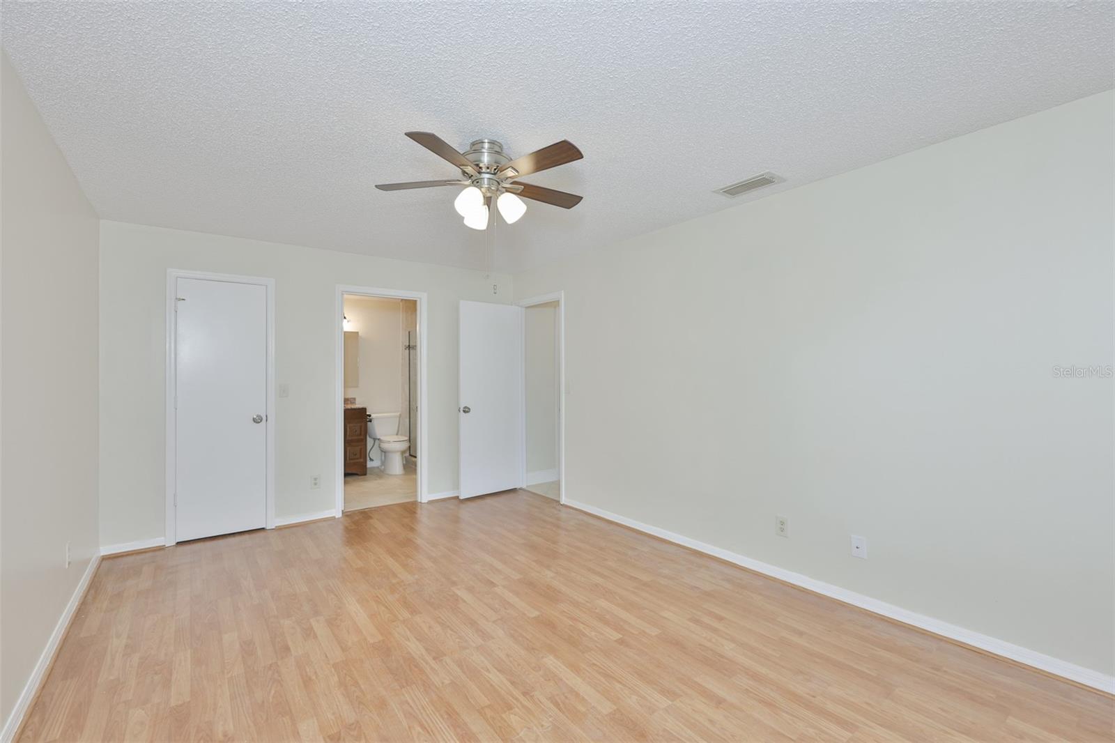 Image 28 of 71 For 2004 Halidom Way