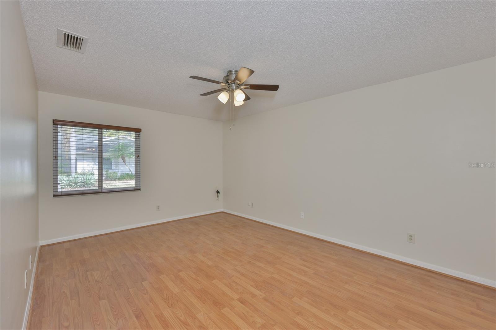 Image 31 of 71 For 2004 Halidom Way