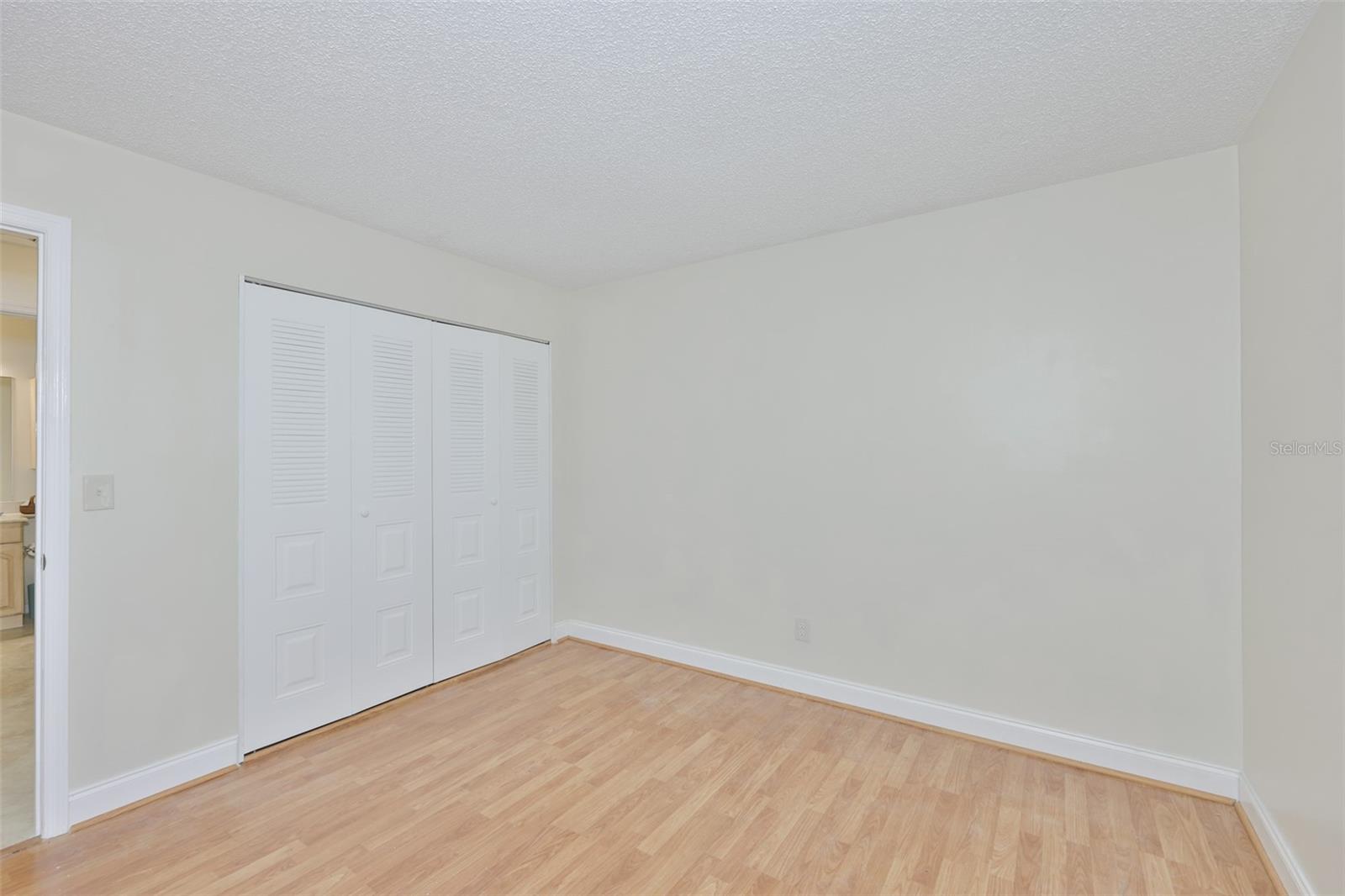 Image 32 of 71 For 2004 Halidom Way