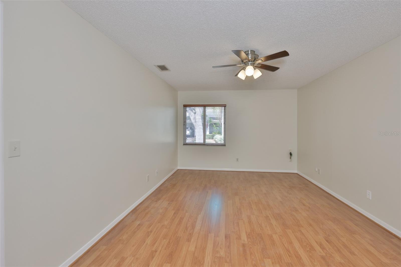 Image 33 of 71 For 2004 Halidom Way