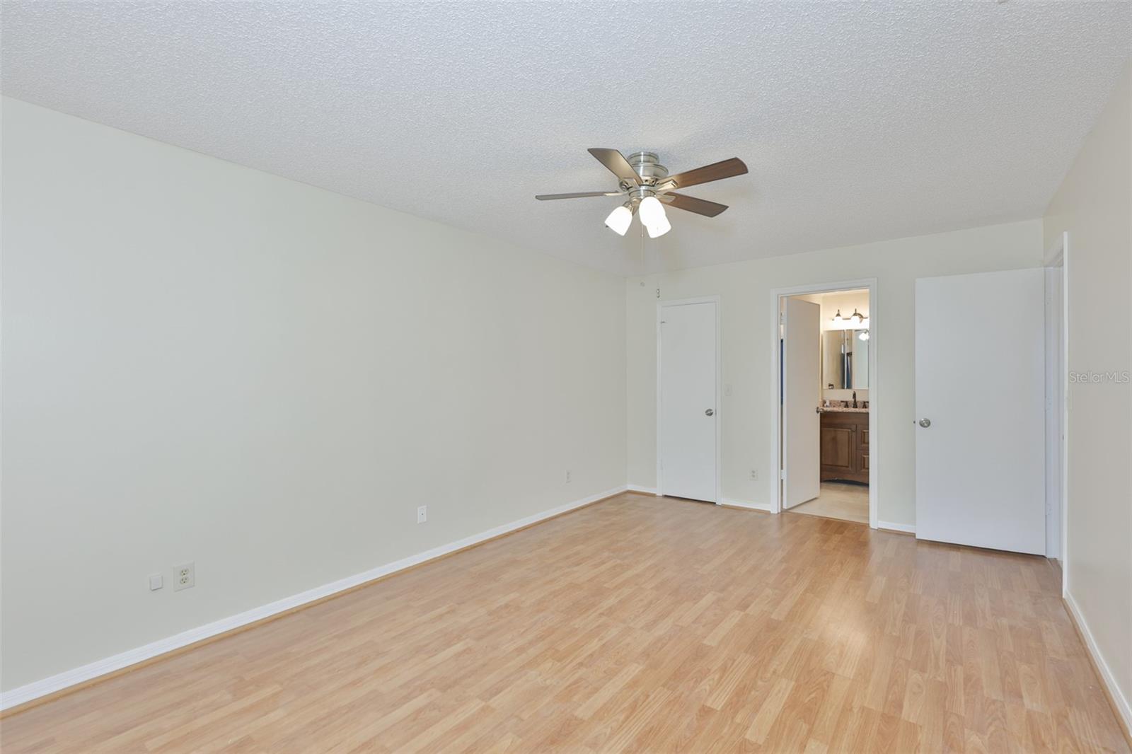 Image 34 of 71 For 2004 Halidom Way