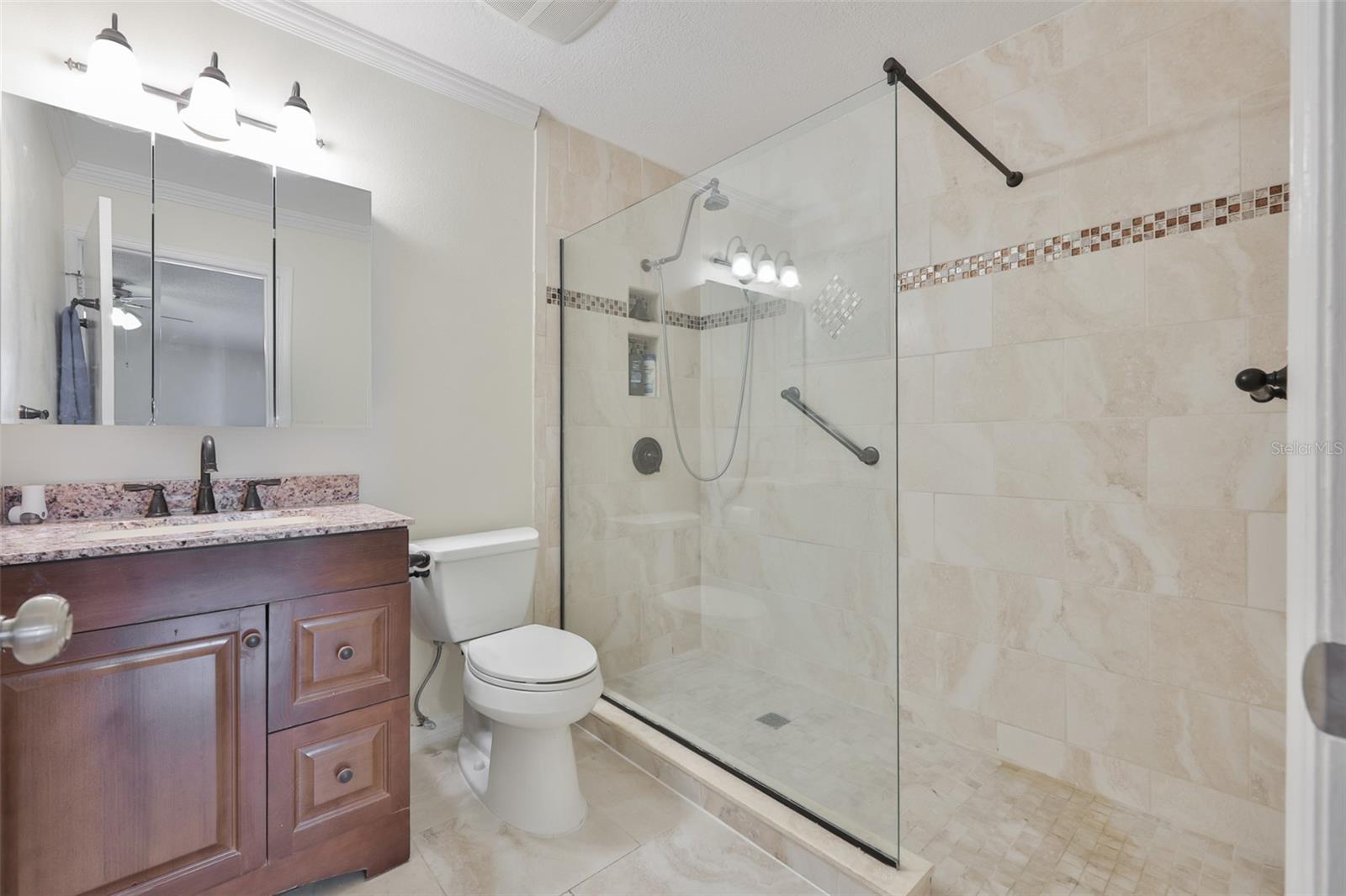 Image 36 of 71 For 2004 Halidom Way