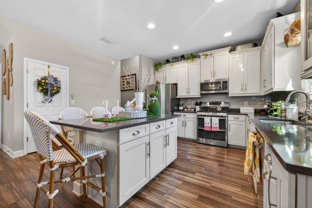 Listing photo id 8 for 6905 Old Benton Drive