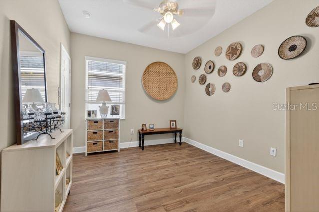 Listing photo id 15 for 6905 Old Benton Drive