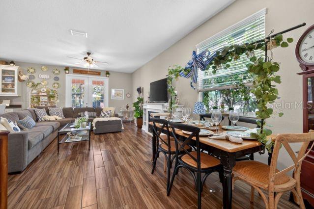 Listing photo id 3 for 6905 Old Benton Drive