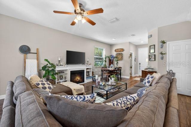 Listing photo id 5 for 6905 Old Benton Drive