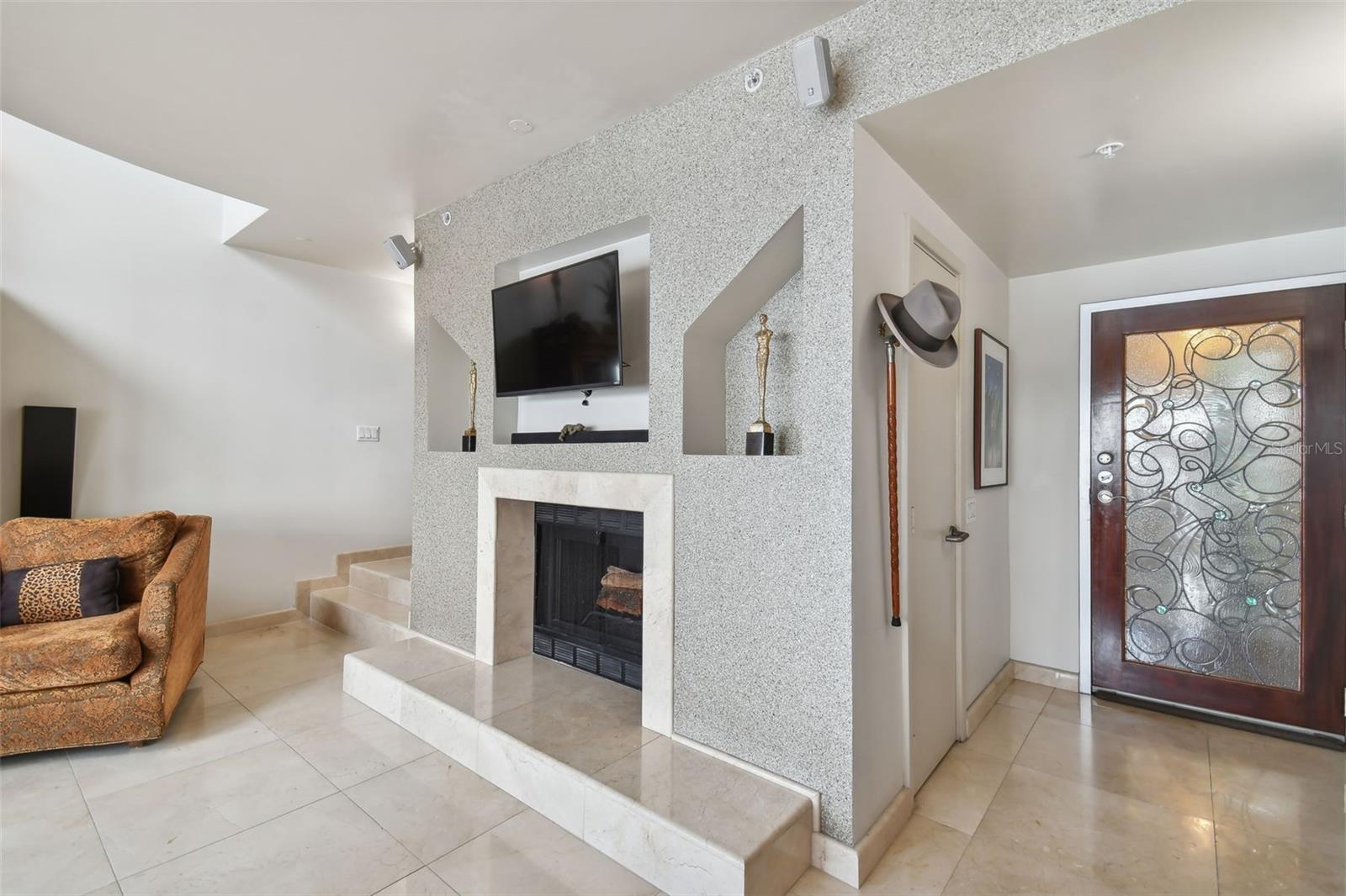 Image 15 of 99 For 4950 Bayshore Boulevard 22