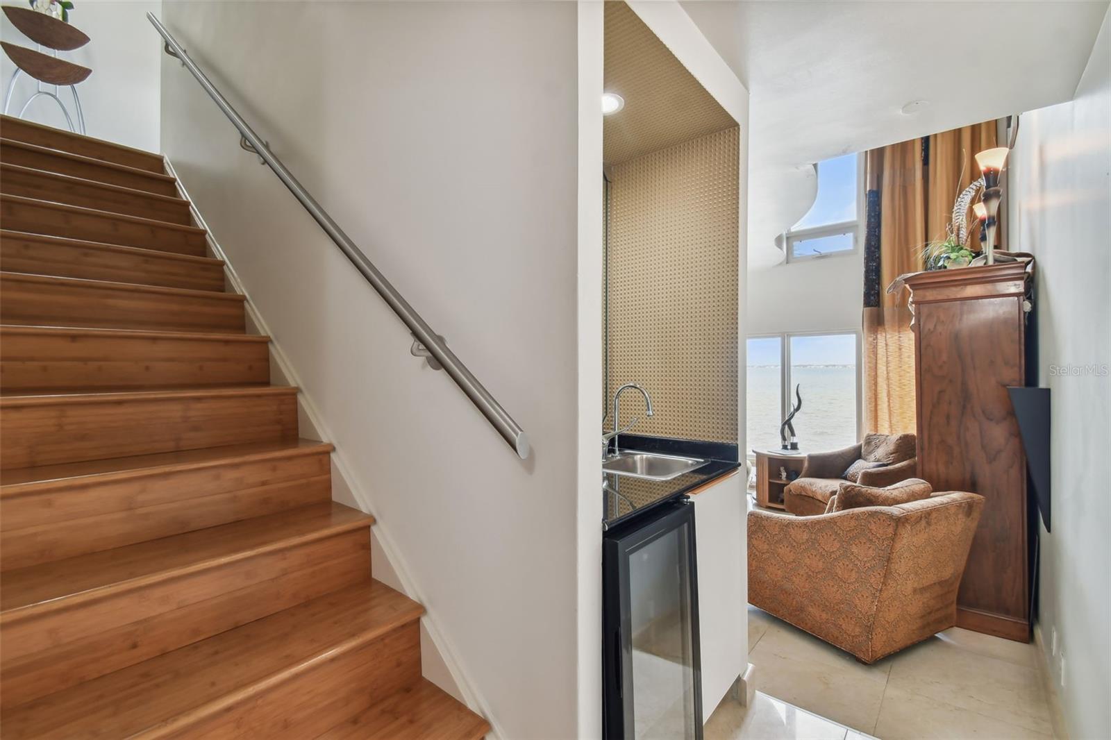 Image 22 of 99 For 4950 Bayshore Boulevard 22