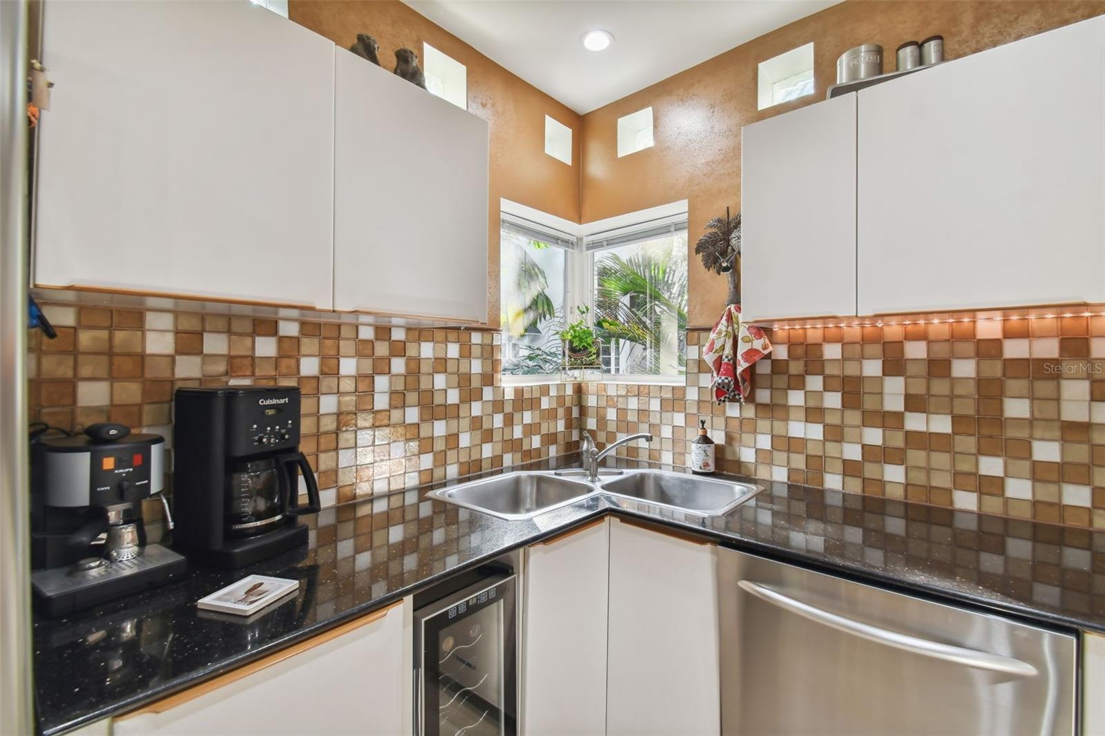 Image 40 of 99 For 4950 Bayshore Boulevard 22