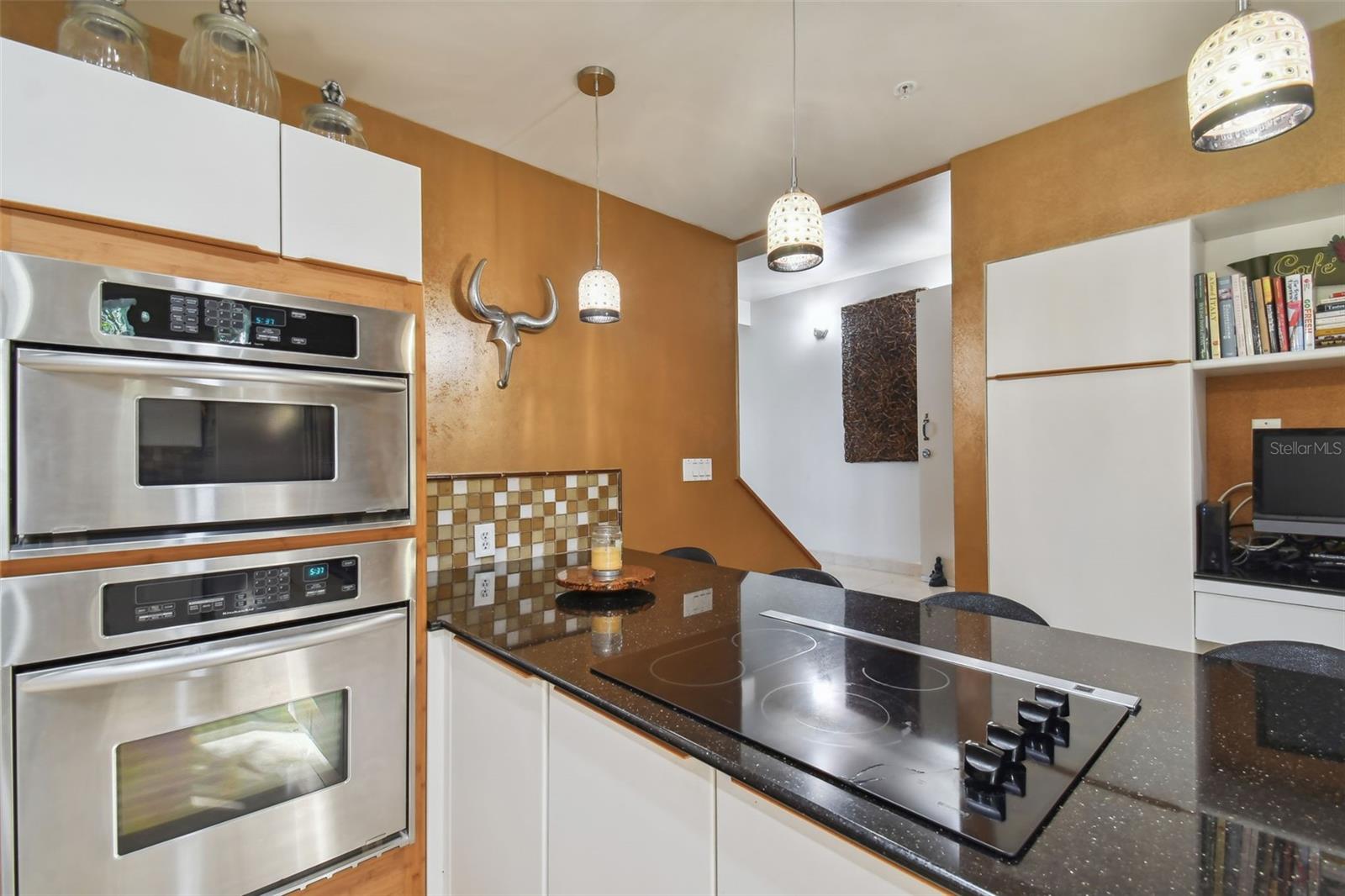 Image 45 of 99 For 4950 Bayshore Boulevard 22