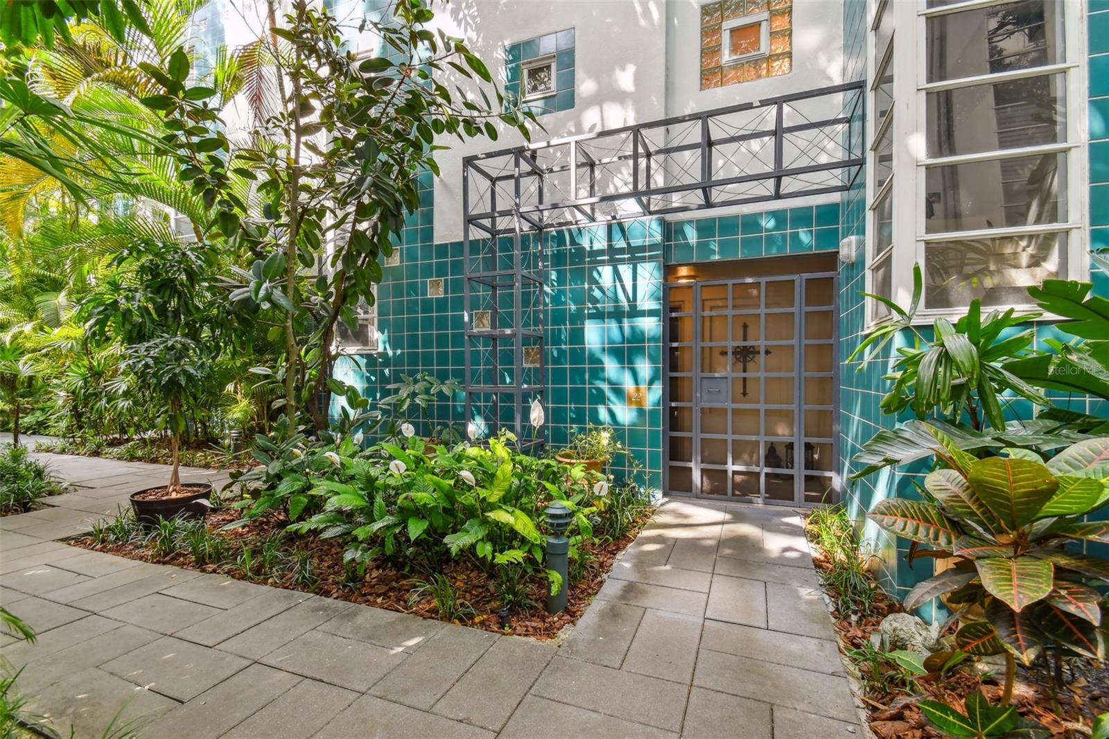 Image 5 of 99 For 4950 Bayshore Boulevard 22